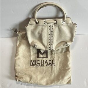 MICHAEL Michael Kors mini off white leather handbag w/dustbag